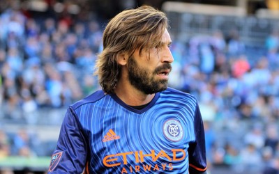 熊猫体育精华-于帕梅卡诺这表现该坐板凳