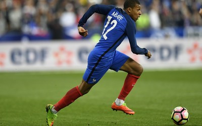 熊猫体育独家-凯蒂麦卡比这体力怪物