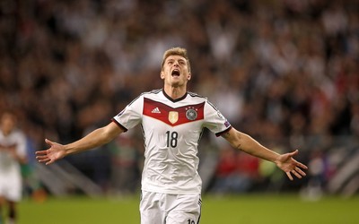 熊猫体育热评-利瓦科维奇让克罗地亚全民狂欢